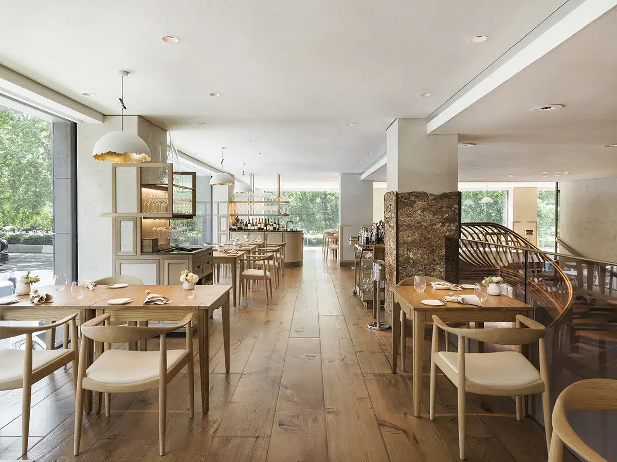 Restaurant acoustics SonaSpray