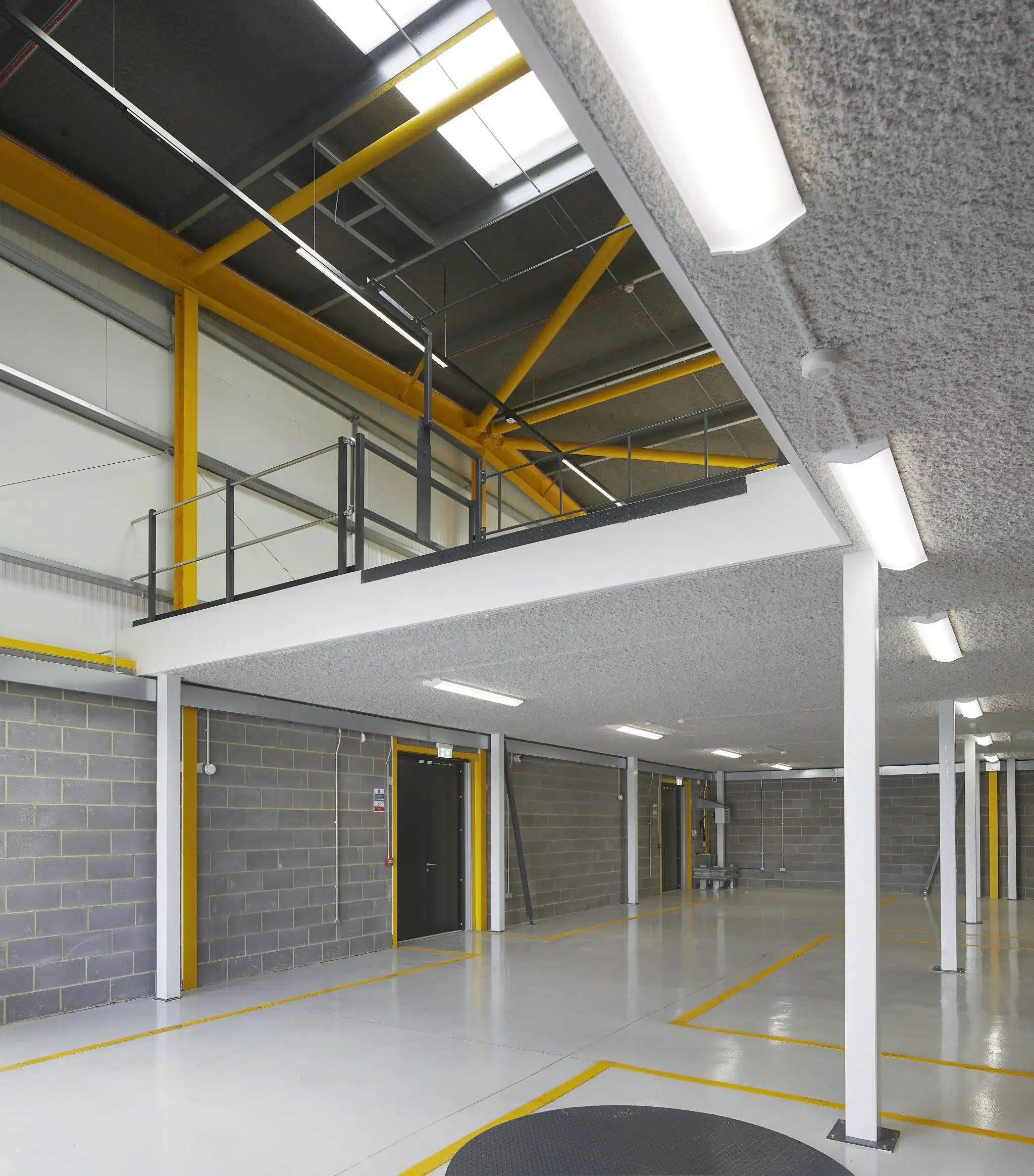 SonaSpray K-13 light grey below & K-13 special mid grey above in Oscar Innovation Centre. ©Hufton+Crow